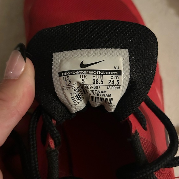 Nike running shoes - Picture 3 of 5